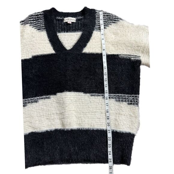 Knox Rose Large Fuzzy Oversized Sweater - Picture 6 of 7